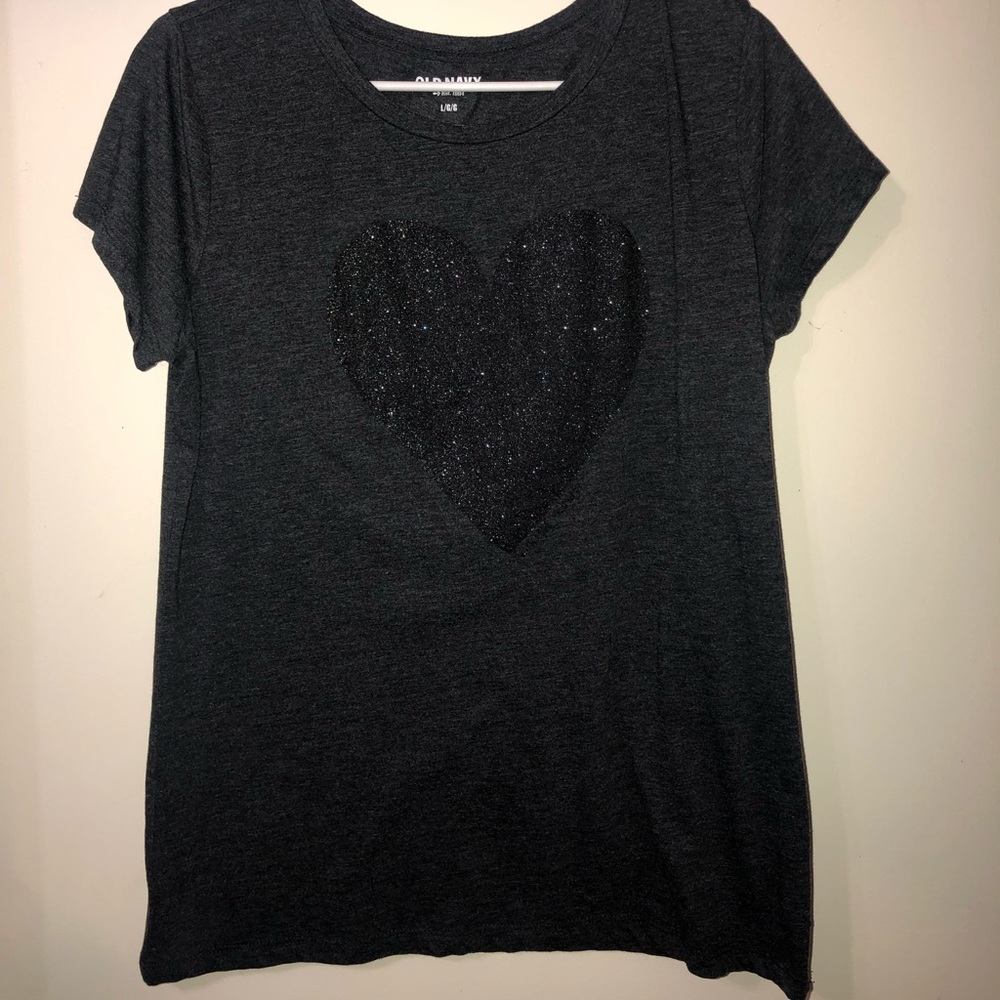 Large black short sleeve shirt with sparkle heart